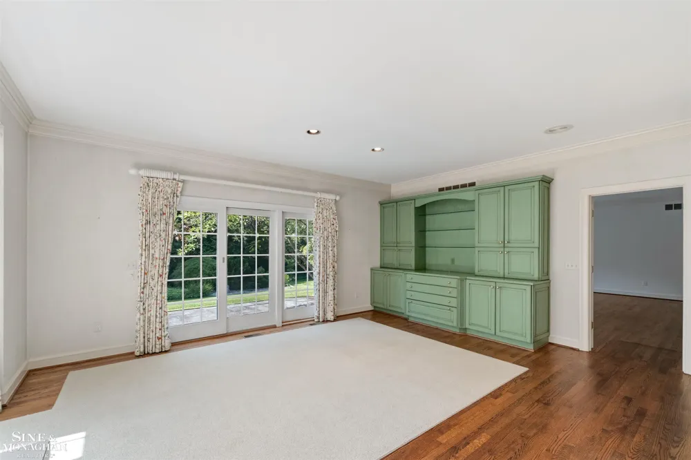 159 Cloverly Road Grosse Pointe Farms City, MI 48236