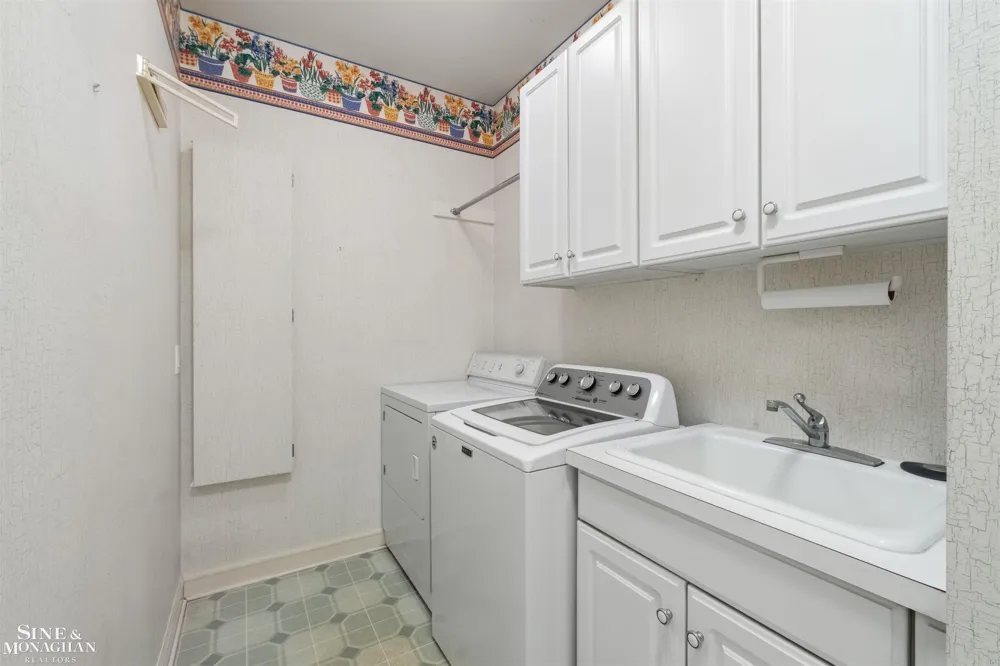 159 Cloverly Road Grosse Pointe Farms City, MI 48236