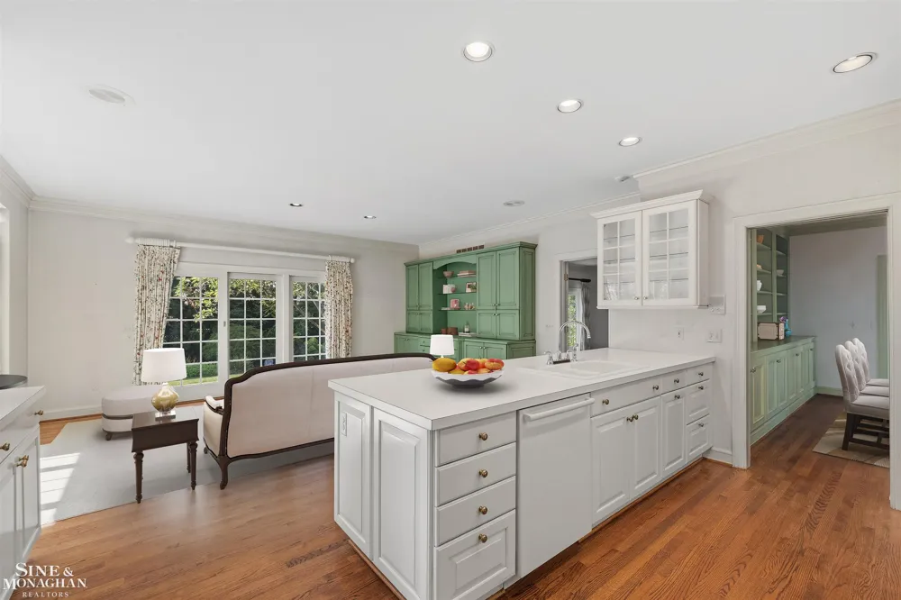 159 Cloverly Road Grosse Pointe Farms City, MI 48236