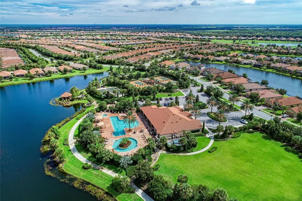 13815 MESSINA LOOP #101 Bradenton, FL 34211
