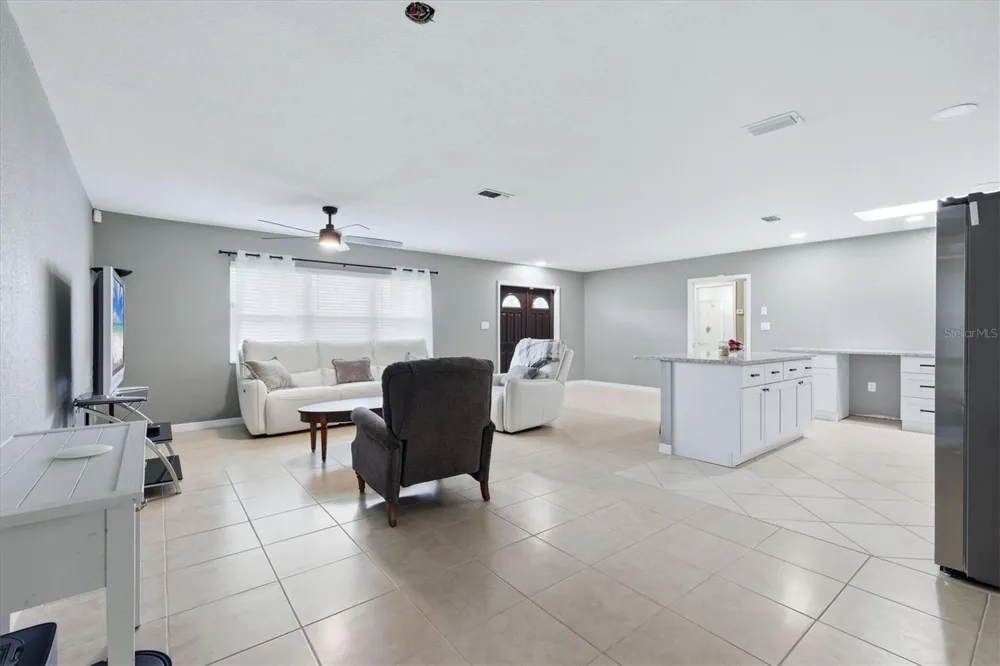 15231 CHAMBERLAIN BOULEVARD Port Charlotte, FL 33953