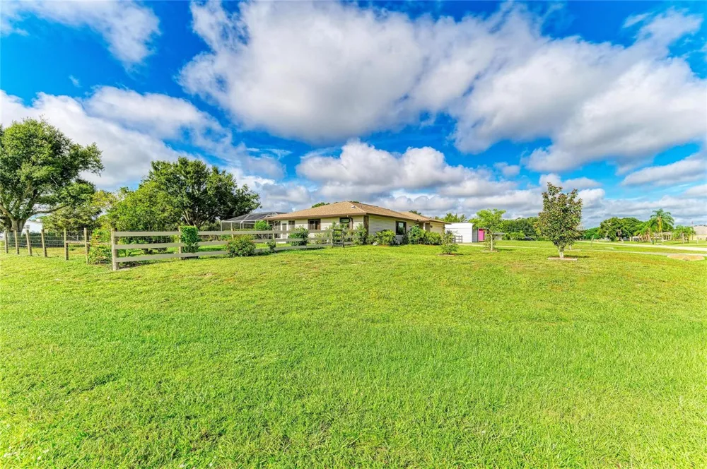 22230 26TH AVENUE E Bradenton, FL 34211