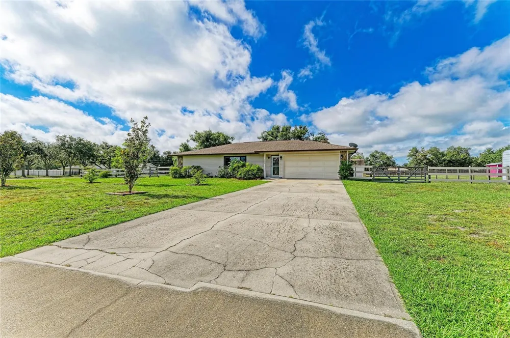 22230 26TH AVENUE E Bradenton, FL 34211