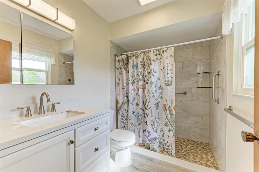 22230 26TH AVENUE E Bradenton, FL 34211