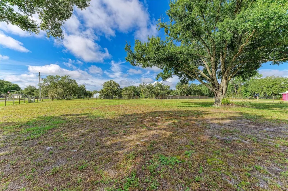 22230 26TH AVENUE E Bradenton, FL 34211