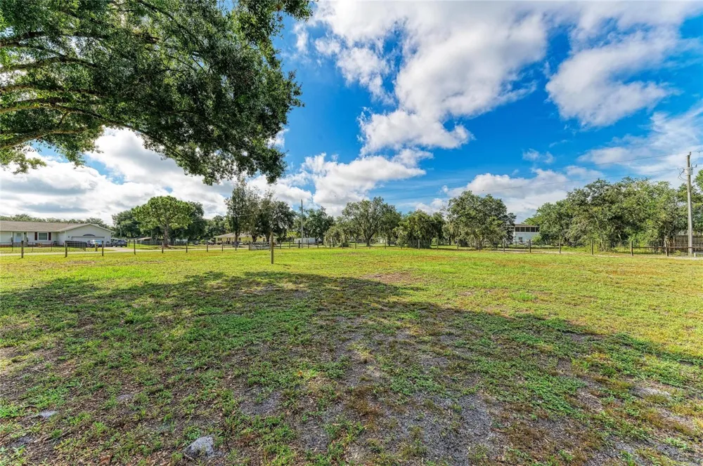22230 26TH AVENUE E Bradenton, FL 34211