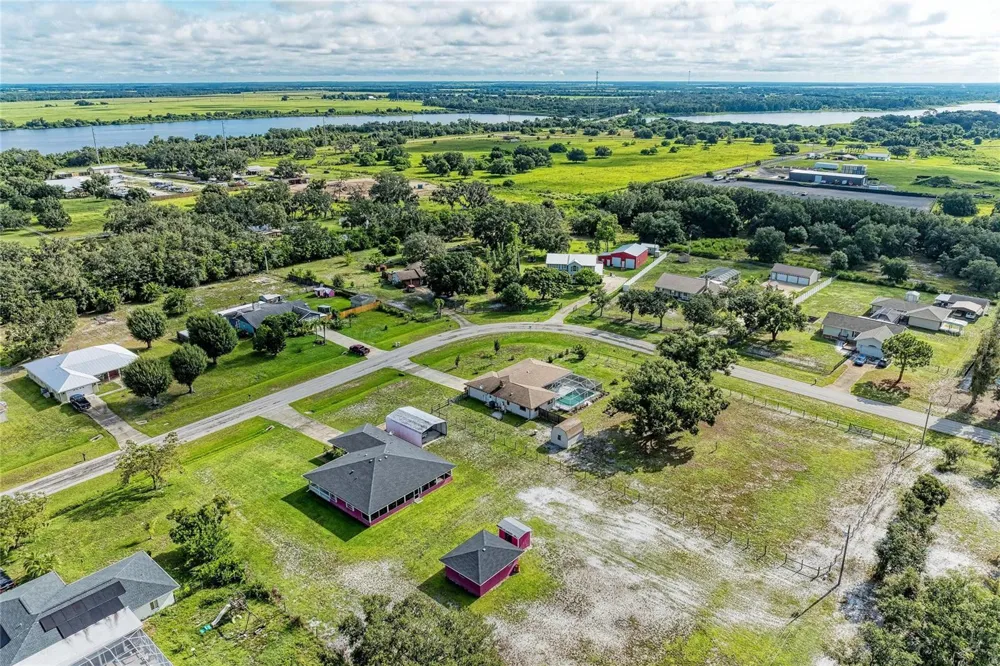 22230 26TH AVENUE E Bradenton, FL 34211