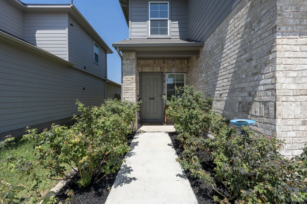312 Sickle Loop Kyle, TX 78640
