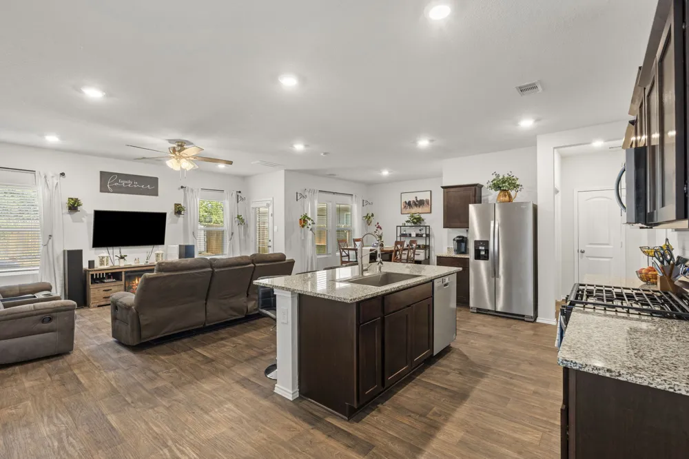 312 Sickle Loop Kyle, TX 78640