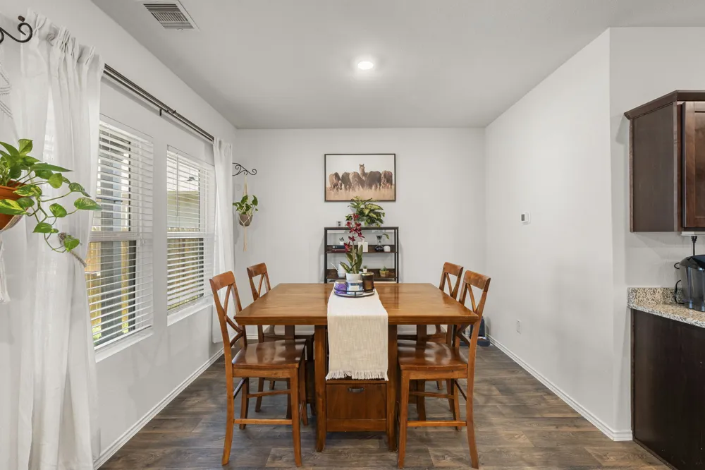 312 Sickle Loop Kyle, TX 78640