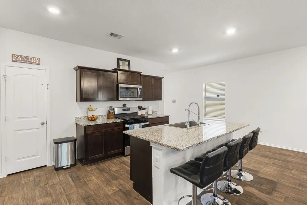 312 Sickle Loop Kyle, TX 78640