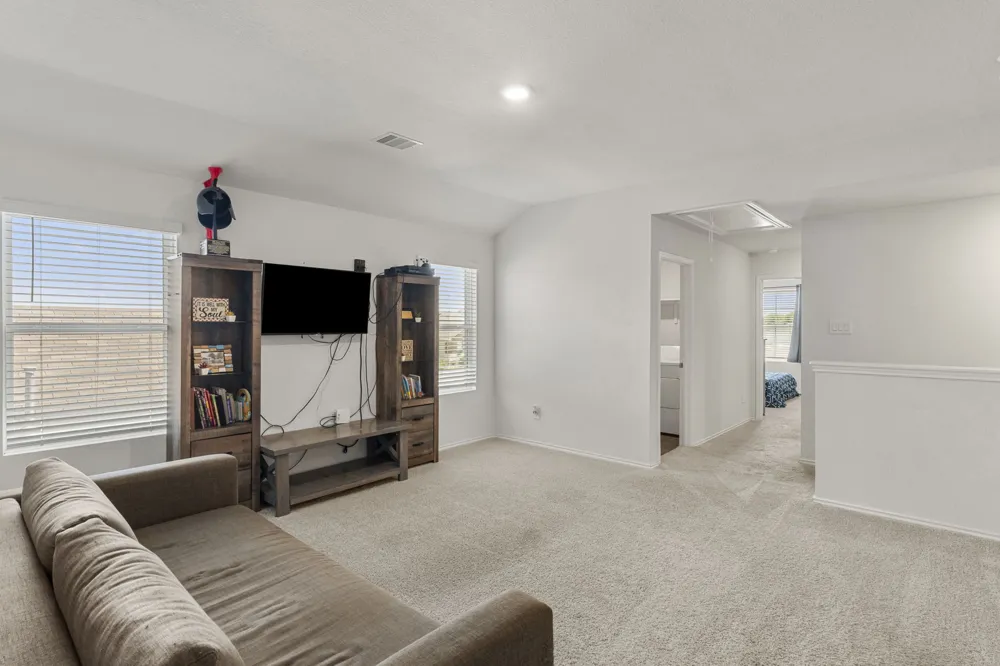 312 Sickle Loop Kyle, TX 78640