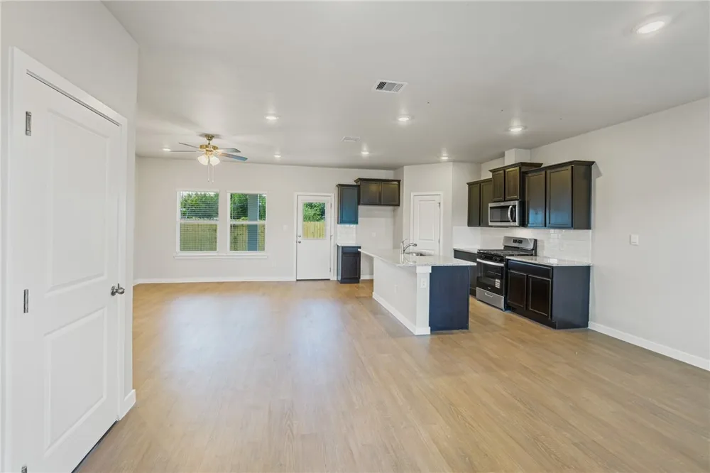 107 Sapphire Street Portland, TX 78374