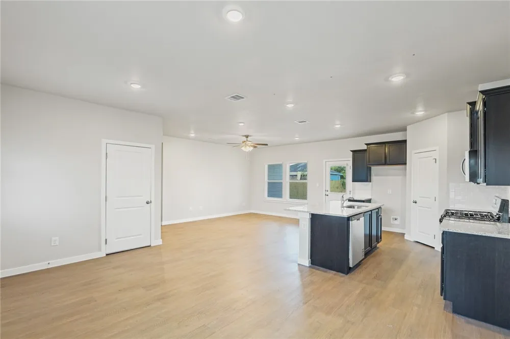 107 Sapphire Street Portland, TX 78374