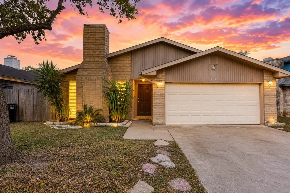 2721 Allencrest Drive Corpus Christi, TX 78415