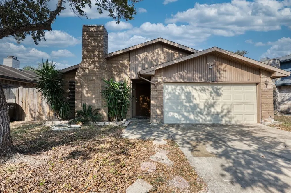 2721 Allencrest Drive Corpus Christi, TX 78415