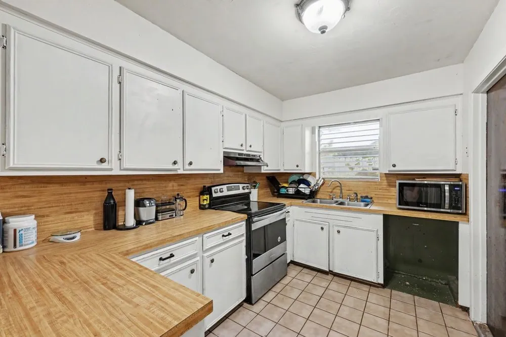 2721 Allencrest Drive Corpus Christi, TX 78415