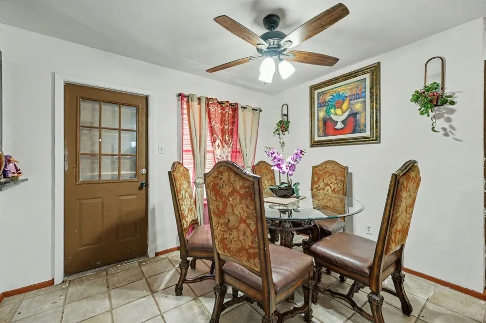 2721 Allencrest Drive Corpus Christi, TX 78415