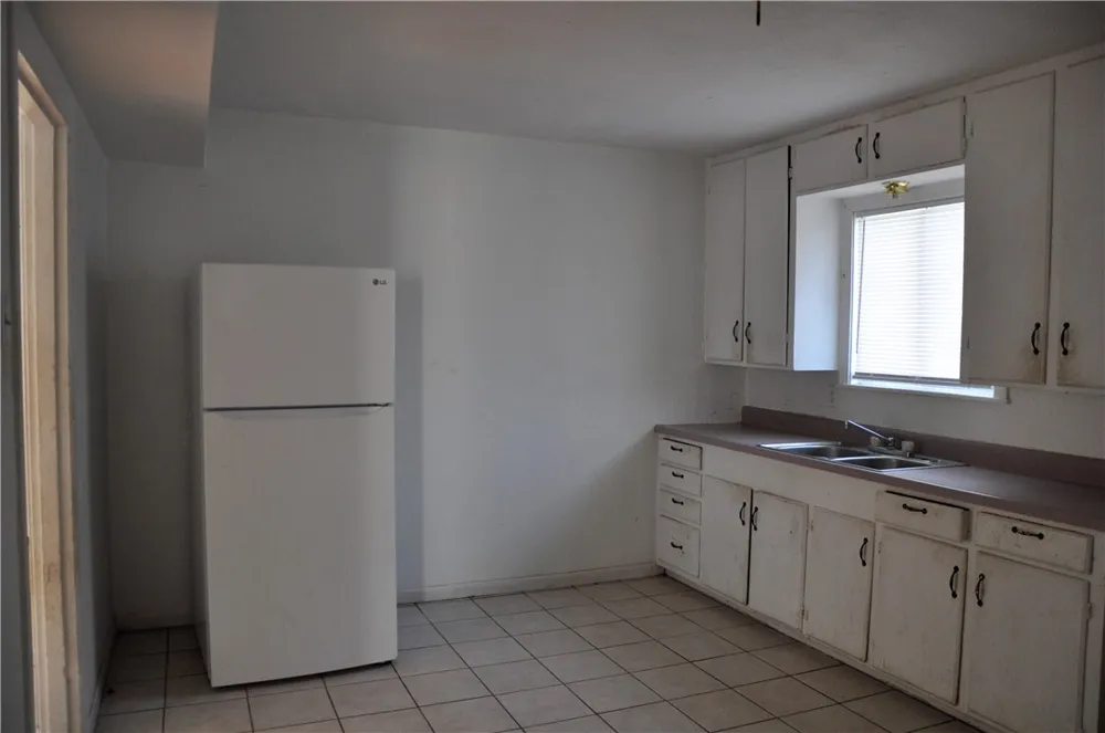 1320 W Circle Drive Kingsville, TX 78363