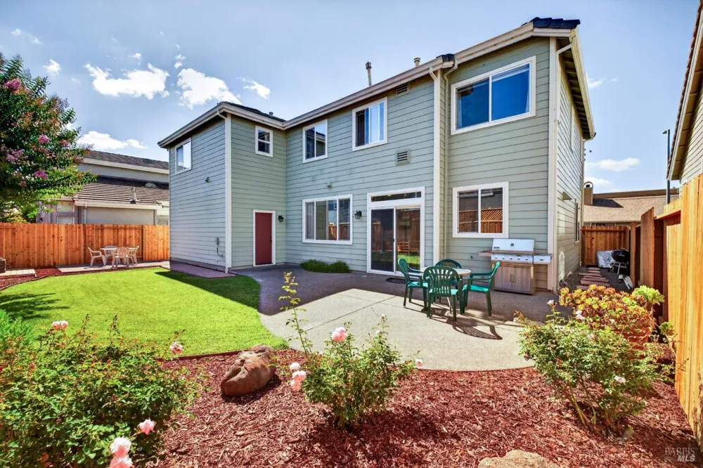 1452 Capri Avenue Petaluma, CA 94954