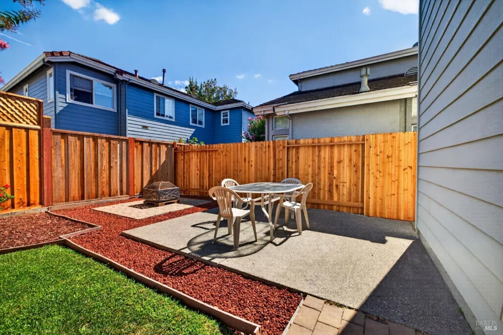 1452 Capri Avenue Petaluma, CA 94954