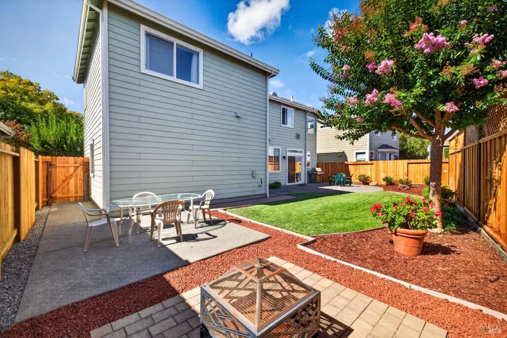 1452 Capri Avenue Petaluma, CA 94954