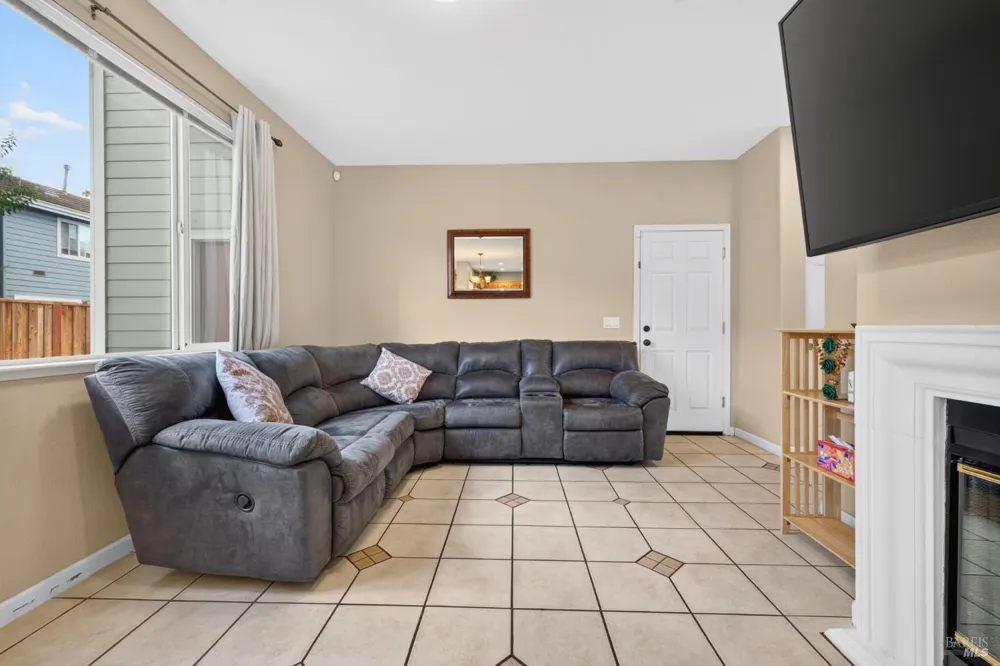 1452 Capri Avenue Petaluma, CA 94954