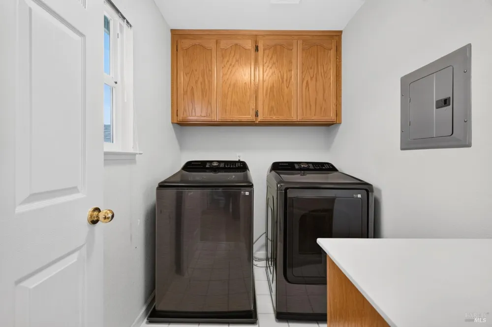 1452 Capri Avenue Petaluma, CA 94954