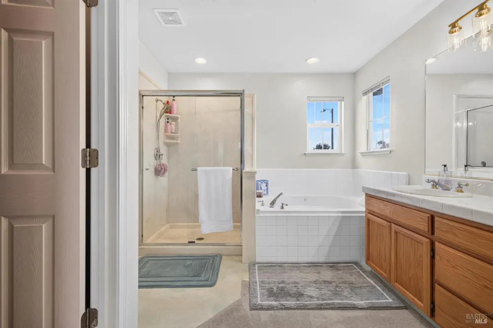 1452 Capri Avenue Petaluma, CA 94954
