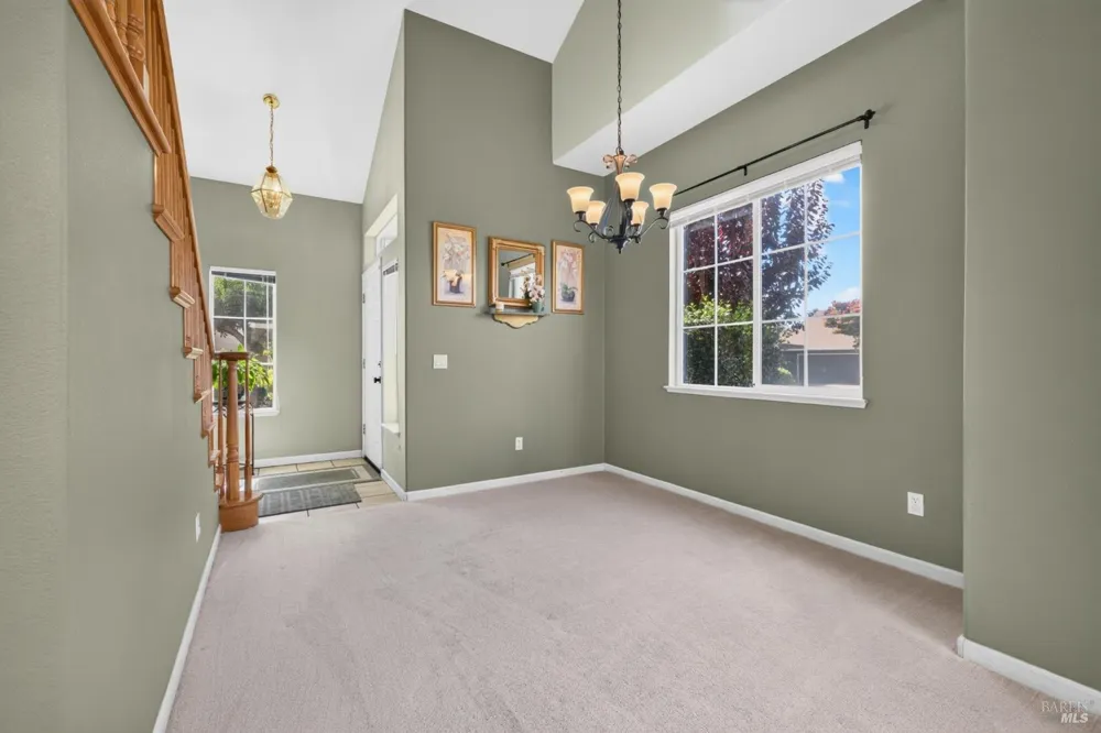 1452 Capri Avenue Petaluma, CA 94954
