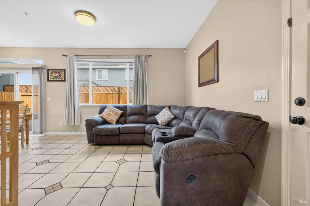1452 Capri Avenue Petaluma, CA 94954