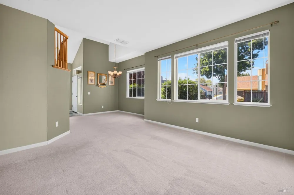 1452 Capri Avenue Petaluma, CA 94954
