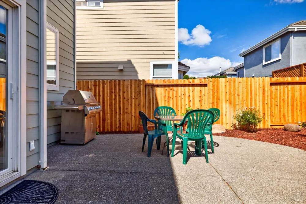 1452 Capri Avenue Petaluma, CA 94954