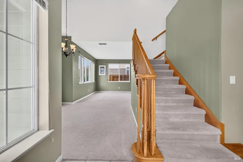 1452 Capri Avenue Petaluma, CA 94954