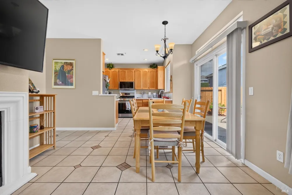 1452 Capri Avenue Petaluma, CA 94954