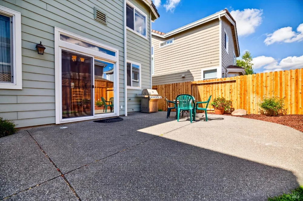 1452 Capri Avenue Petaluma, CA 94954