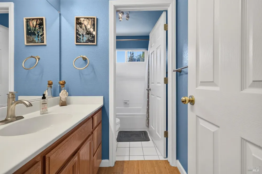1452 Capri Avenue Petaluma, CA 94954