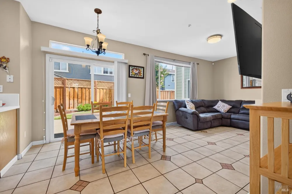 1452 Capri Avenue Petaluma, CA 94954