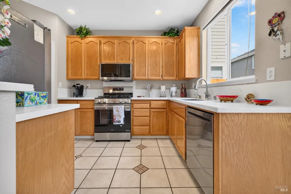 1452 Capri Avenue Petaluma, CA 94954