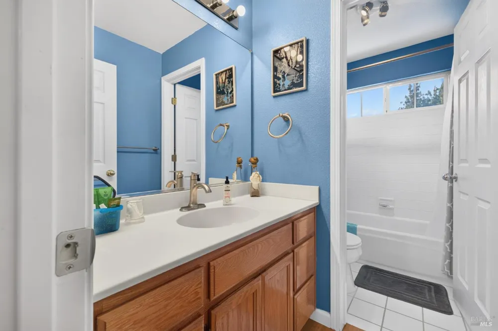 1452 Capri Avenue Petaluma, CA 94954