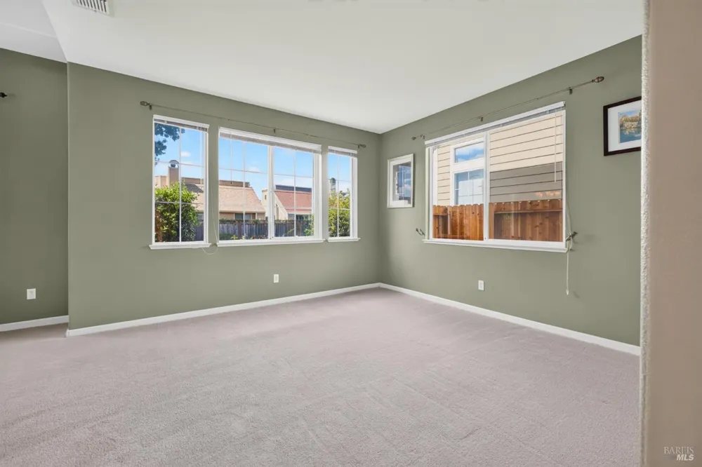 1452 Capri Avenue Petaluma, CA 94954