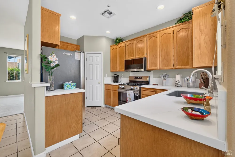 1452 Capri Avenue Petaluma, CA 94954
