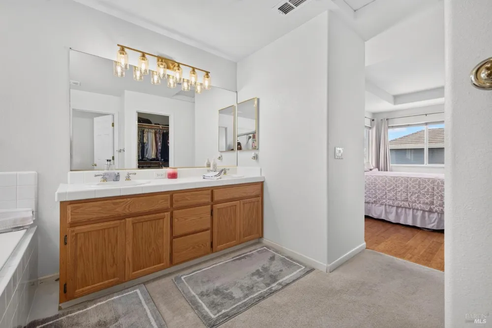 1452 Capri Avenue Petaluma, CA 94954
