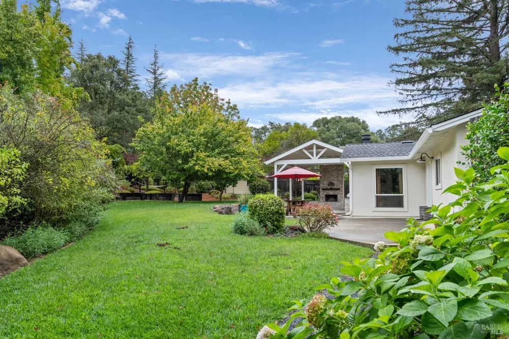 1310 Chateau Place Ukiah, CA 95482