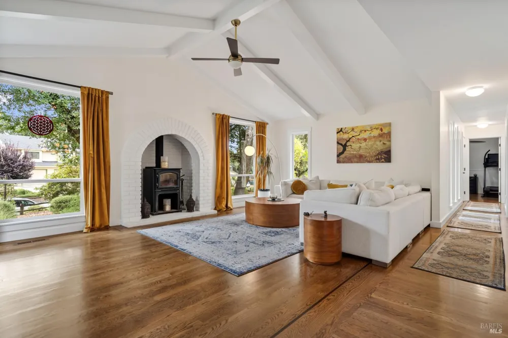 1310 Chateau Place Ukiah, CA 95482