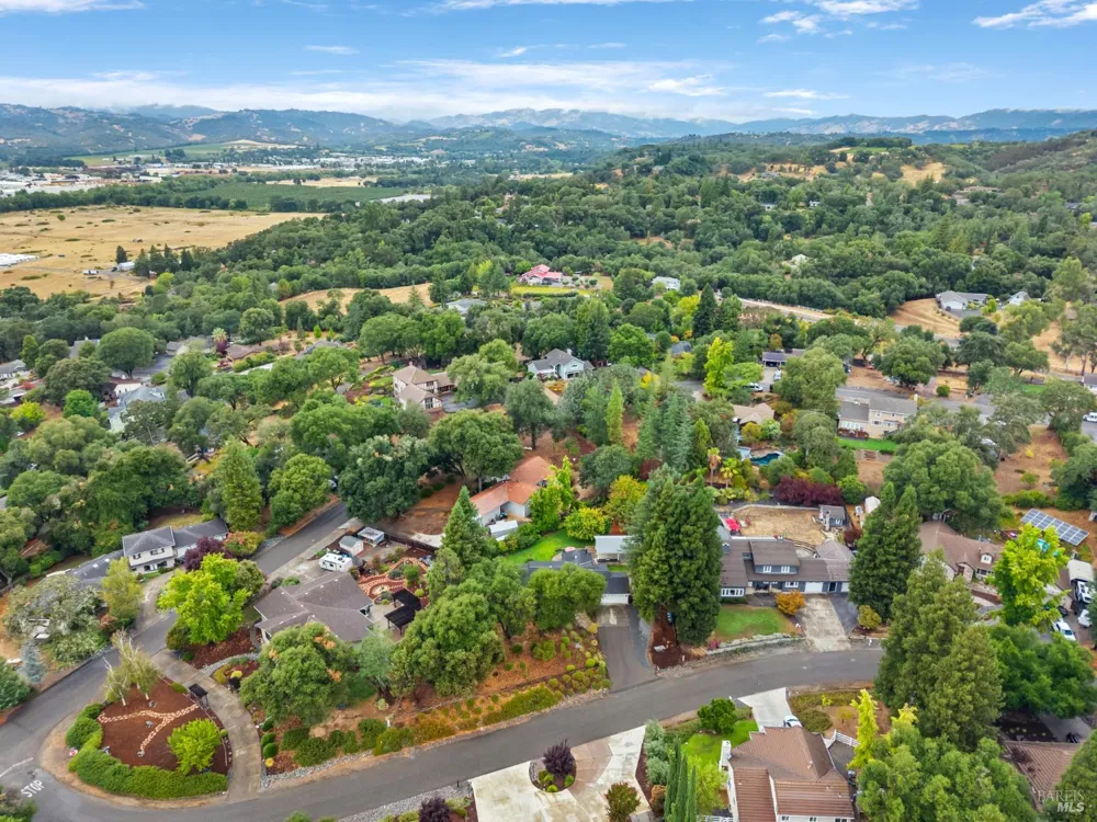 1310 Chateau Place Ukiah, CA 95482