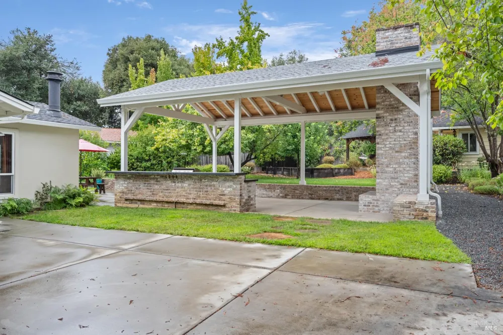 1310 Chateau Place Ukiah, CA 95482