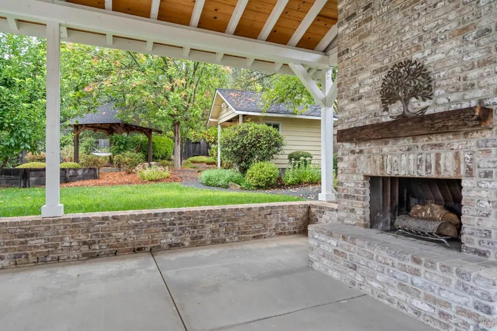 1310 Chateau Place Ukiah, CA 95482