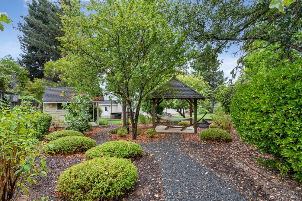 1310 Chateau Place Ukiah, CA 95482