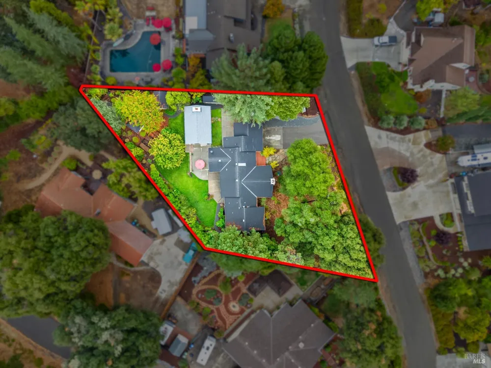 1310 Chateau Place Ukiah, CA 95482
